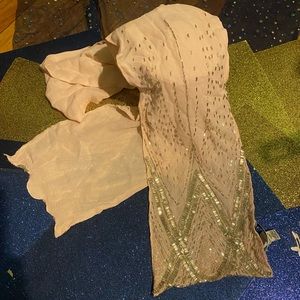 NWOT BANANA REPUBLIC 100% SILK BABY PINK SILVER SHIMMERY GORG SUMMER Scarf